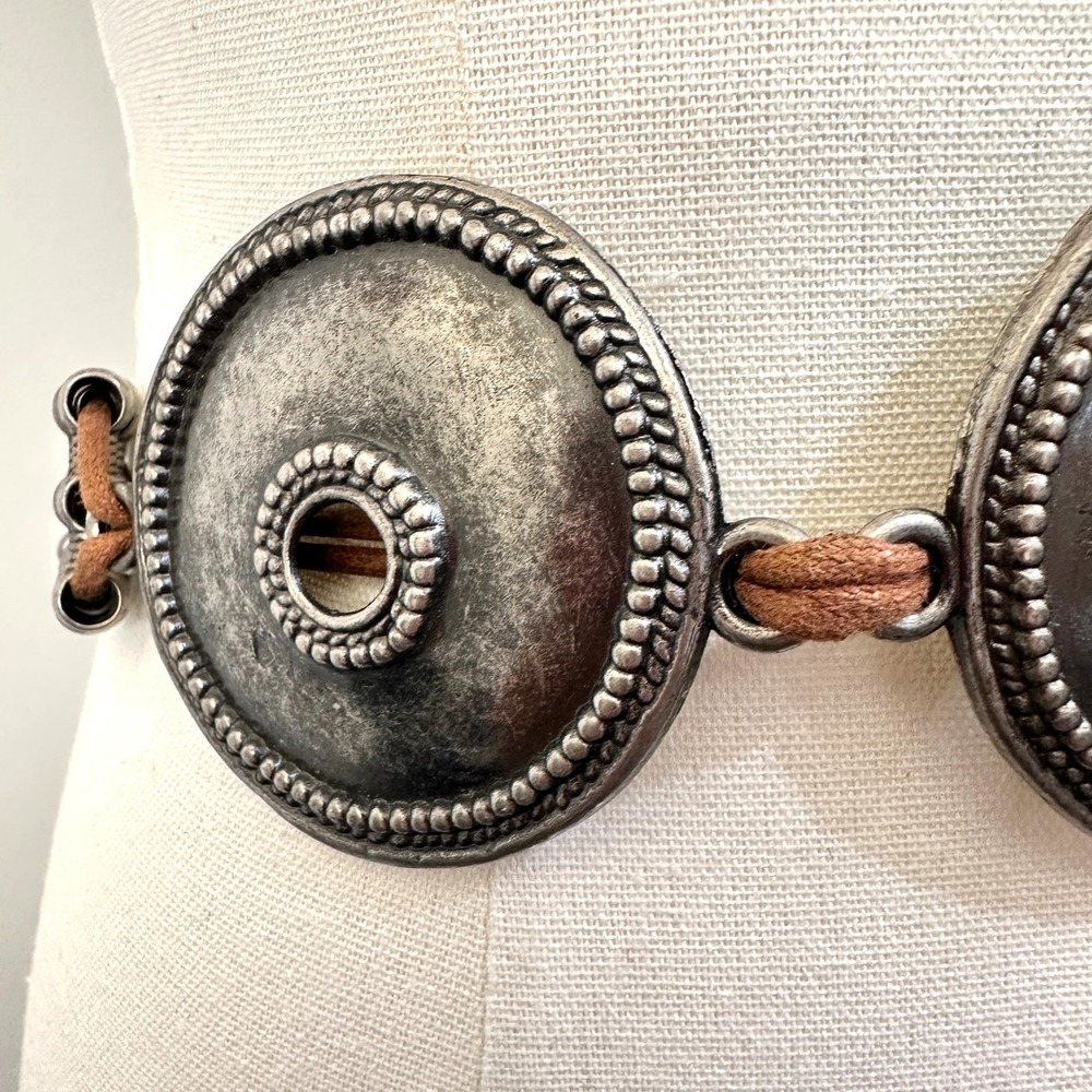 VTG 90s Pewter Tone Disc Waist Belt S/M Leather Laced Stretch Adjustable - Picture 5 of 8
